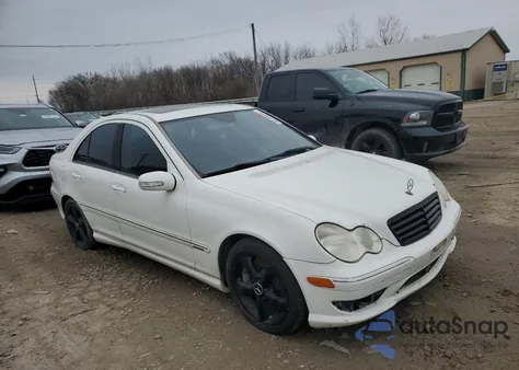 2006 Mercedes-Benz C 230 из США, поврежденный, VIN WDBRF52H46A913657